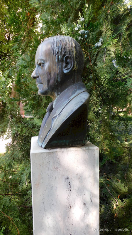 Neumann János szobor, Budapest XI. kerület, Budafoki út